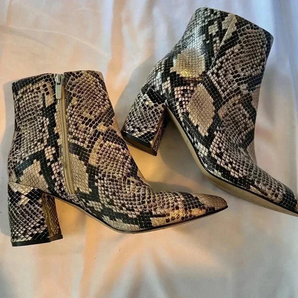 💗 Marc Fisher Ankle Boots - Size 7.5M - Picture 4 of 5